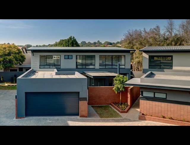 4 BEDROOM CLUSTER FOR SALE IN WATERKLOOF RIDGE